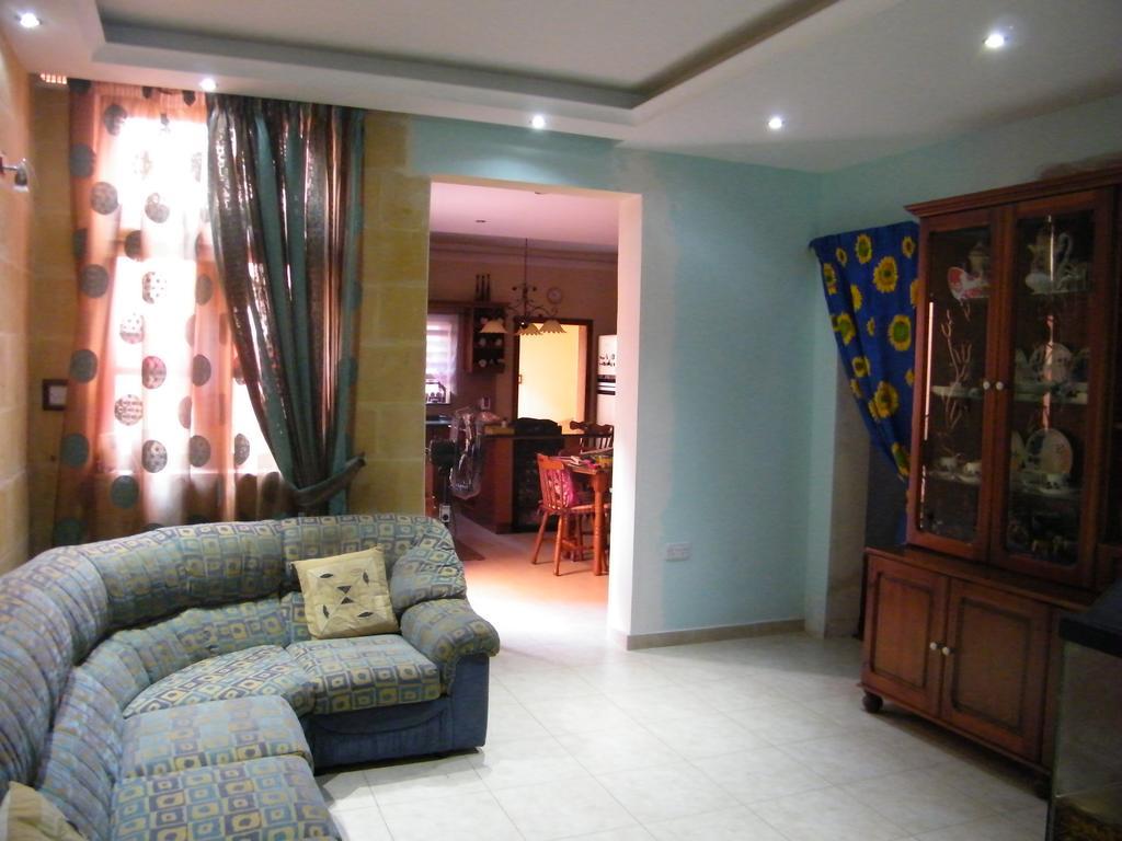 Nocturne Family House Apartment Paola Luaran gambar