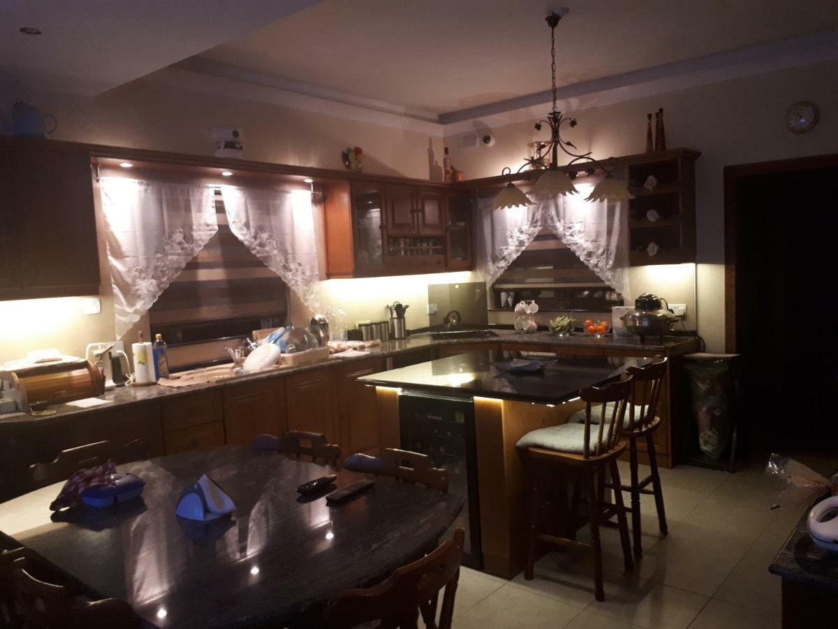 Nocturne Family House Apartment Paola Luaran gambar